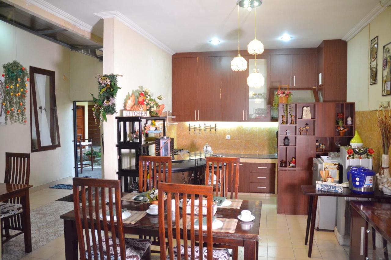 Roemah Canting Homestay Yogyakarta Dış mekan fotoğraf
